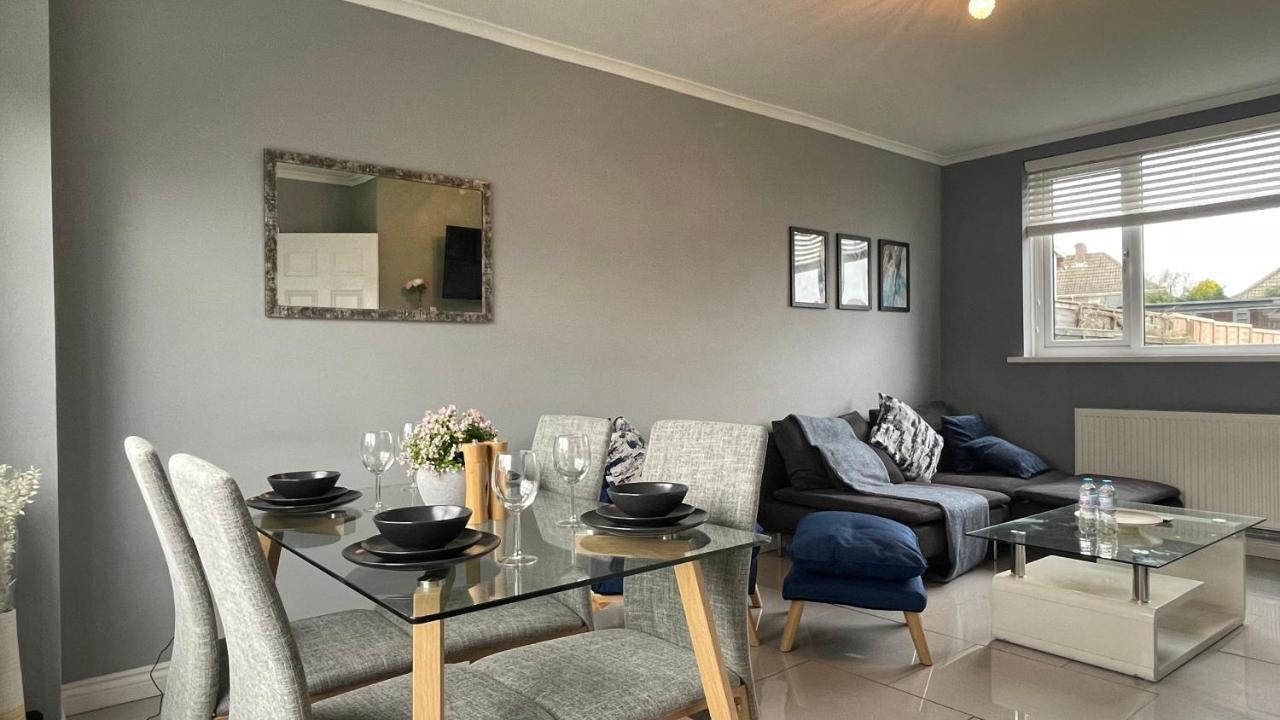 Fully Serviced Three Bed House In Durham Exterior photo